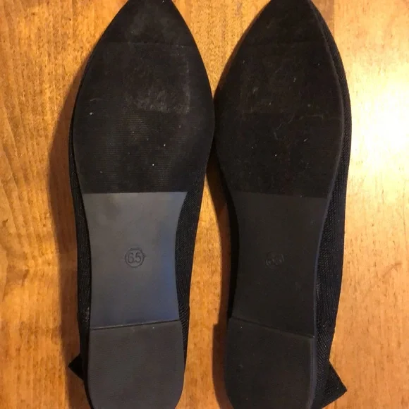 MIA Women’s slip on flat shoes. Black. Size 6.5 worn twice. Excellent condition. - Picture 3 of 5